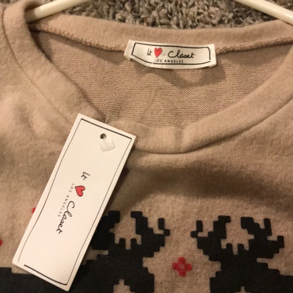 Warm Christmas Themed Sweater - Picture 2 of 2